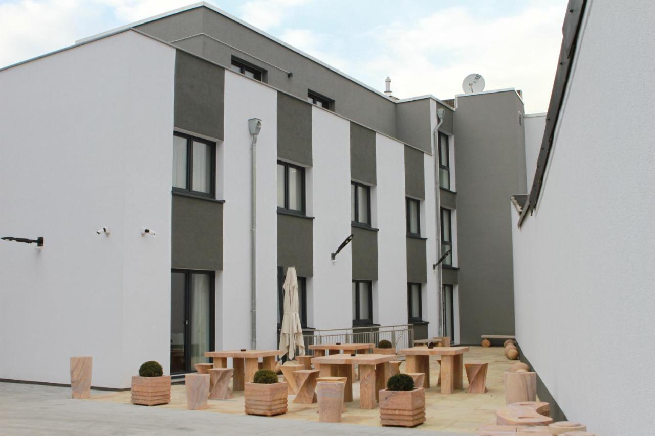 Naam Hotel & Apartments Frankfurt City-Messe Airport Frankfurt am Main Exterior photo