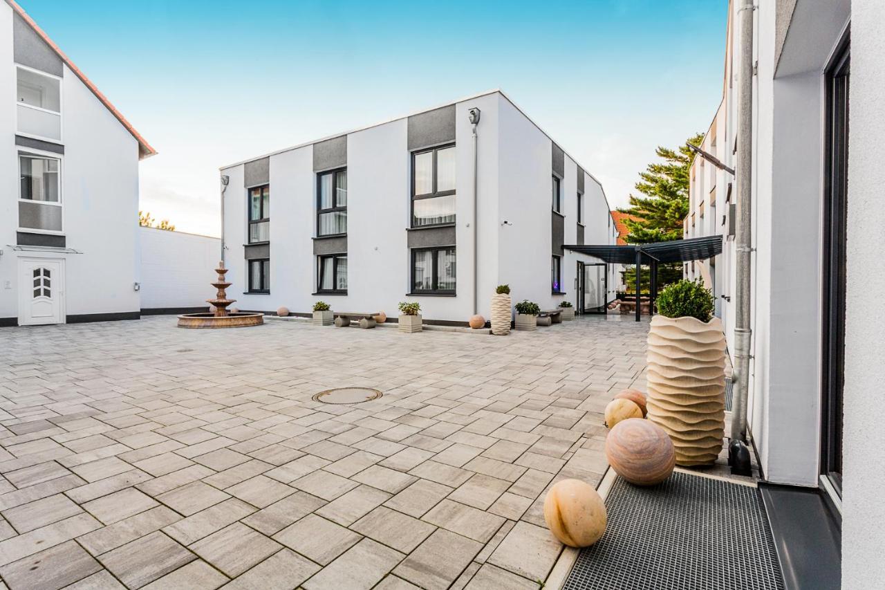 Naam Hotel & Apartments Frankfurt City-Messe Airport Frankfurt am Main Exterior photo