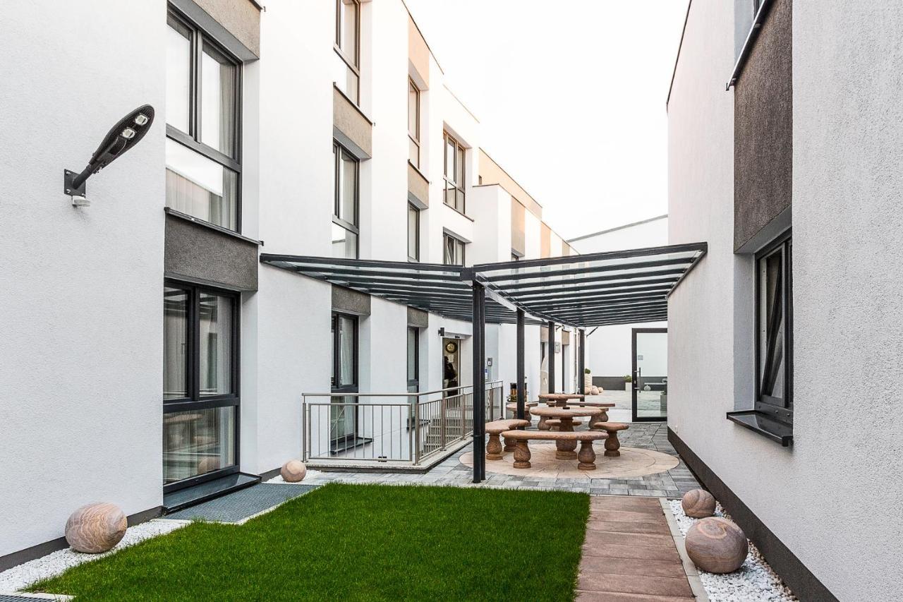 Naam Hotel & Apartments Frankfurt City-Messe Airport Frankfurt am Main Exterior photo